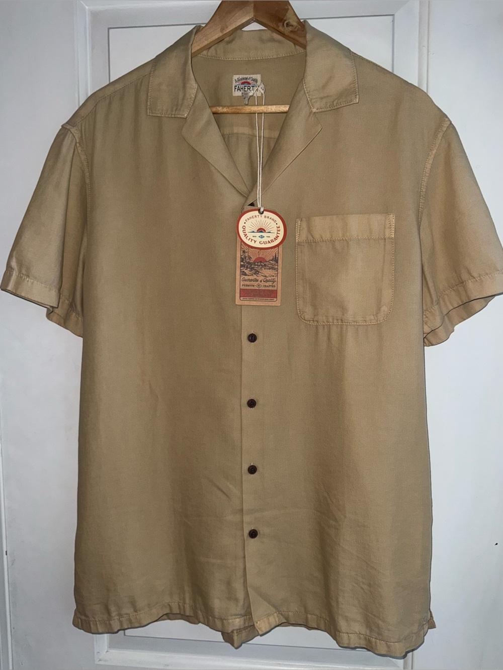 NWT Faherty Getaway Cotton/Tencel Camp Shirt in “Safari Khaki”